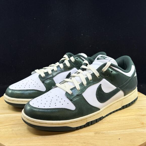 Nike Dunk Low Vintage Green Women’s DQ8580-100 FAST SHIP DS Size 11.5 W / 10 Men - Picture 2 of 9